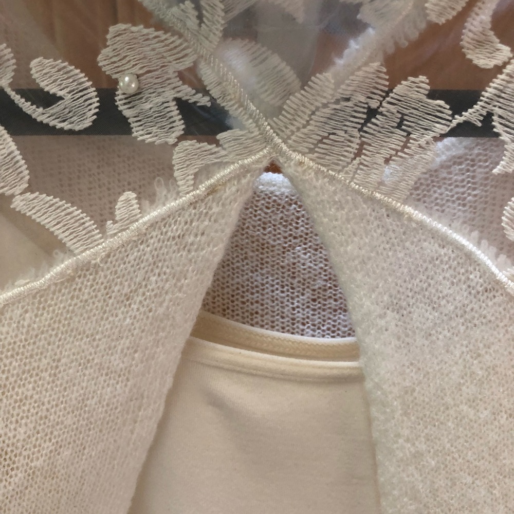Super soft delicate 2 piece top. - Picture 9 of 10